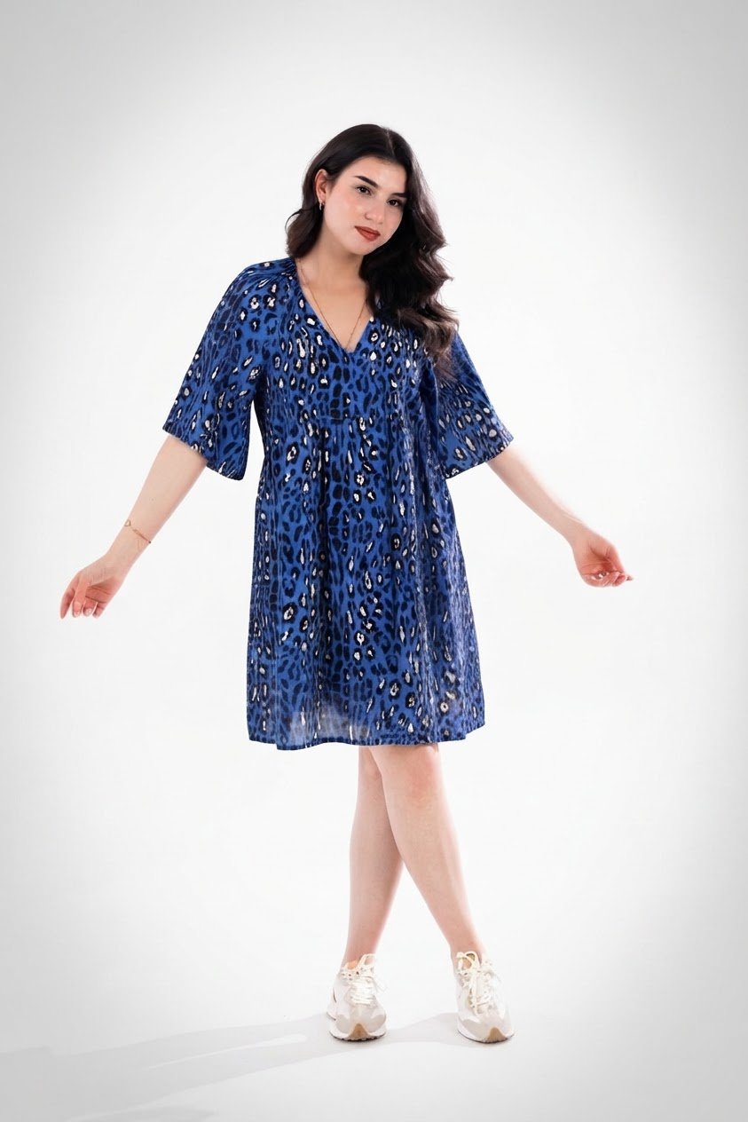 ✨️Robe léopard 👗✨ ​Marque : George ​Taille : 40 ​Style : Courte, motif léopard bleu vif, confortable. ​Idéale avec des baskets pour un look tendance