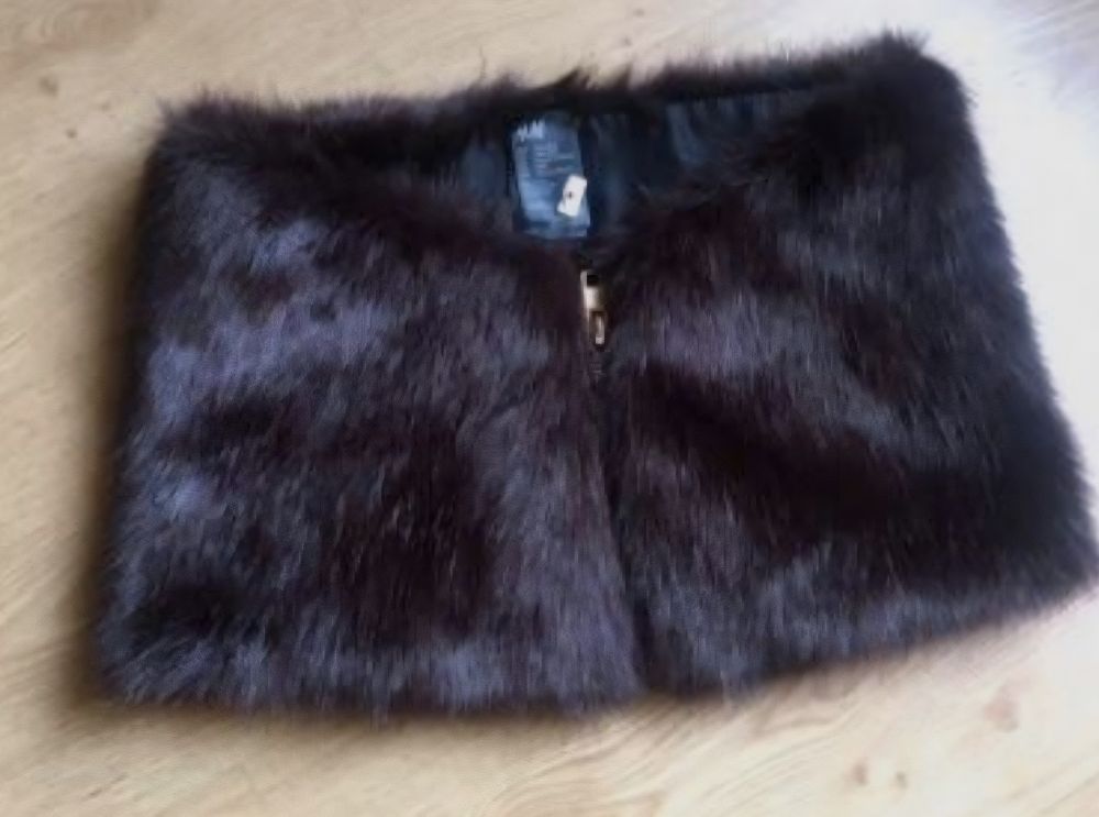 💫 Col en fourrure H&M – Neuf – Chic et confortable pour vos looks d’hiver ✨