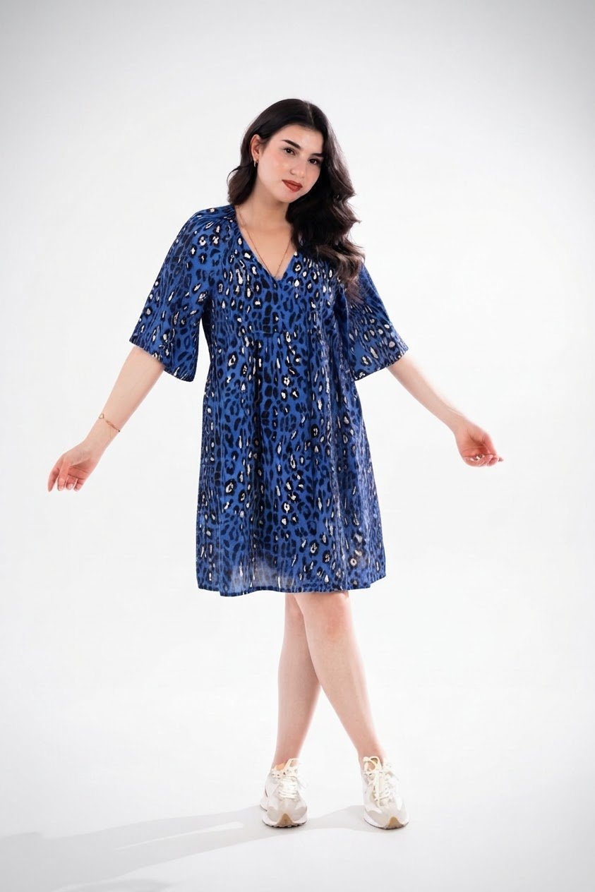  💫Robe léopard 👗✨ Marque : George Taille : 40 Style : Courte, motif léopard bleu vif, confortable. Idéale avec des baskets pour un look tendance