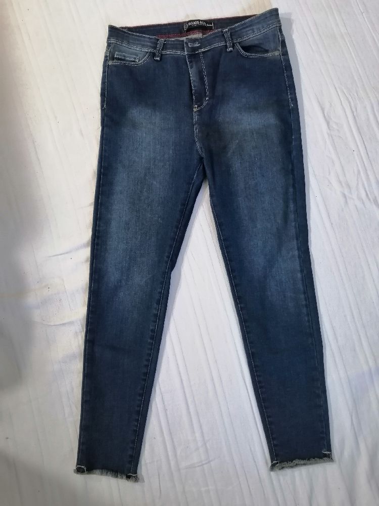 Jean taille haute, très peu porté, made in turkey 