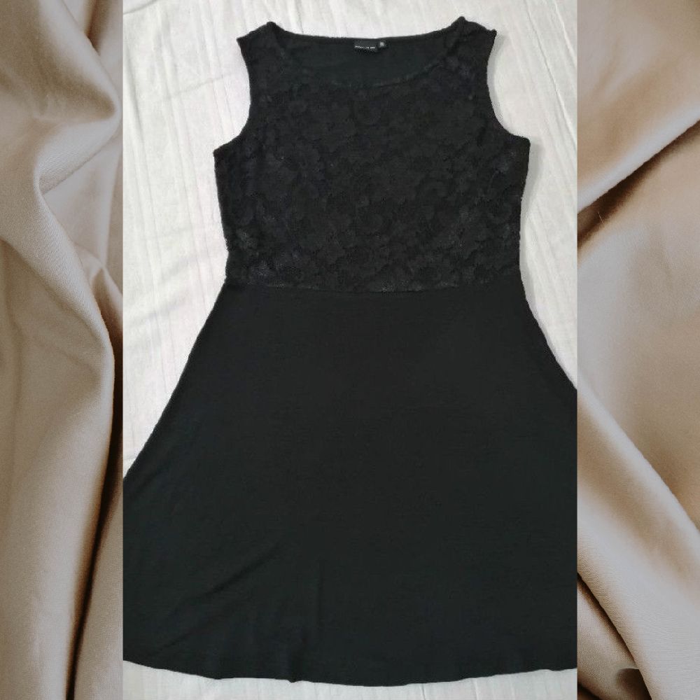 petite robe noire,  simple et chic 