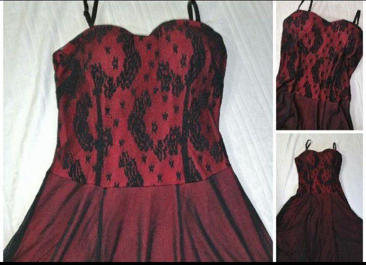 Robe soirée, rouge et noir , bretelles 
