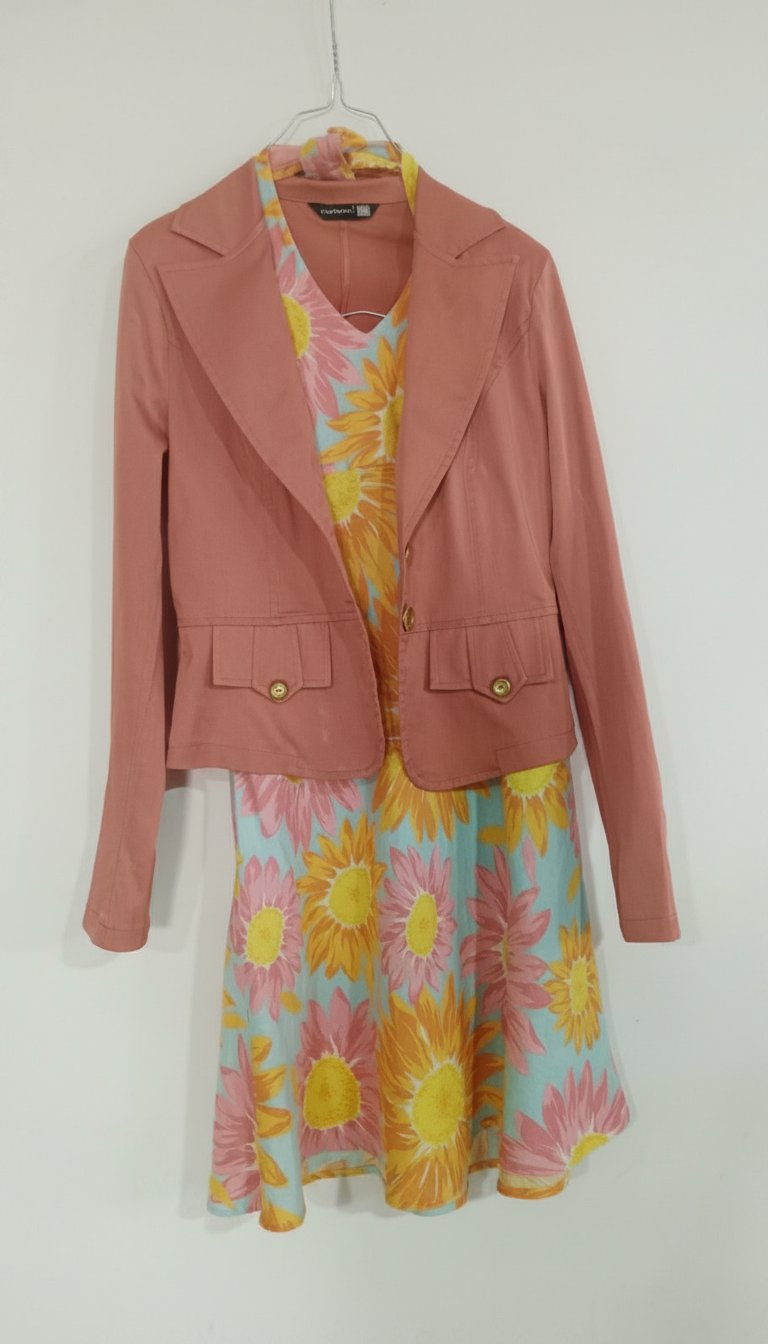 Robe en lin avec veste assortie