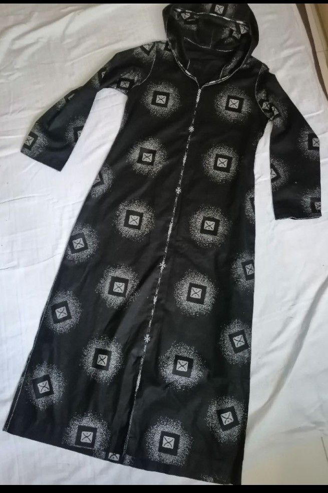 caftan marocain noir style jellaba avec capuche 