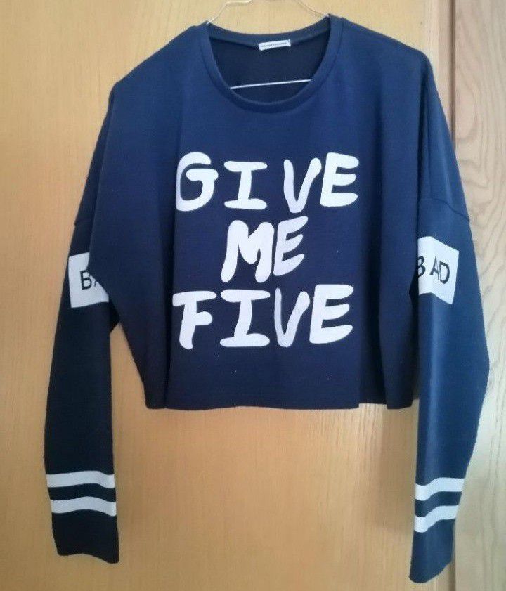 Crop top, oversize, manches longues 