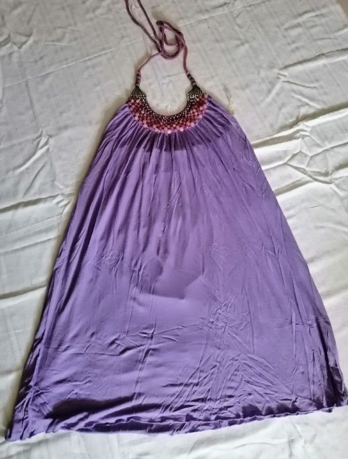 robe coton ample avec joli motif autour du cou 