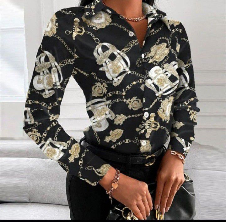 Jolie chemise style Versace 