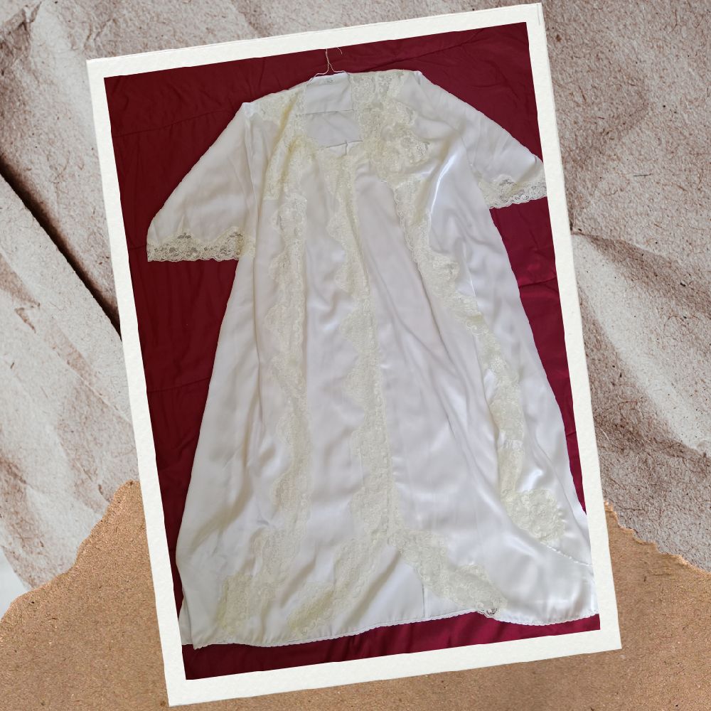 chemise de nuit et robe de chambre 