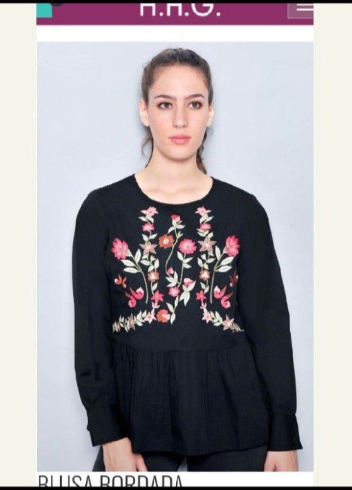 Chemise noire, à broderie de la marque HHG