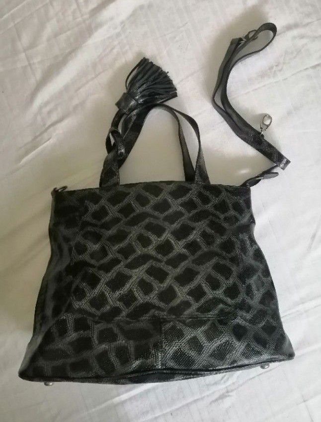 Grand sac à main et à bandoulière 
