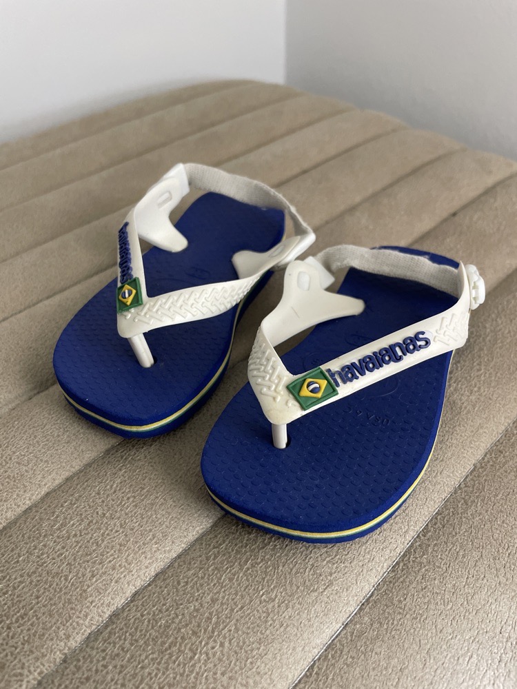 Des tongs havaianas baby brasil