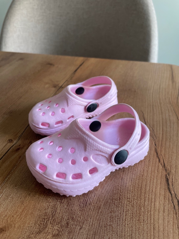 style crocs