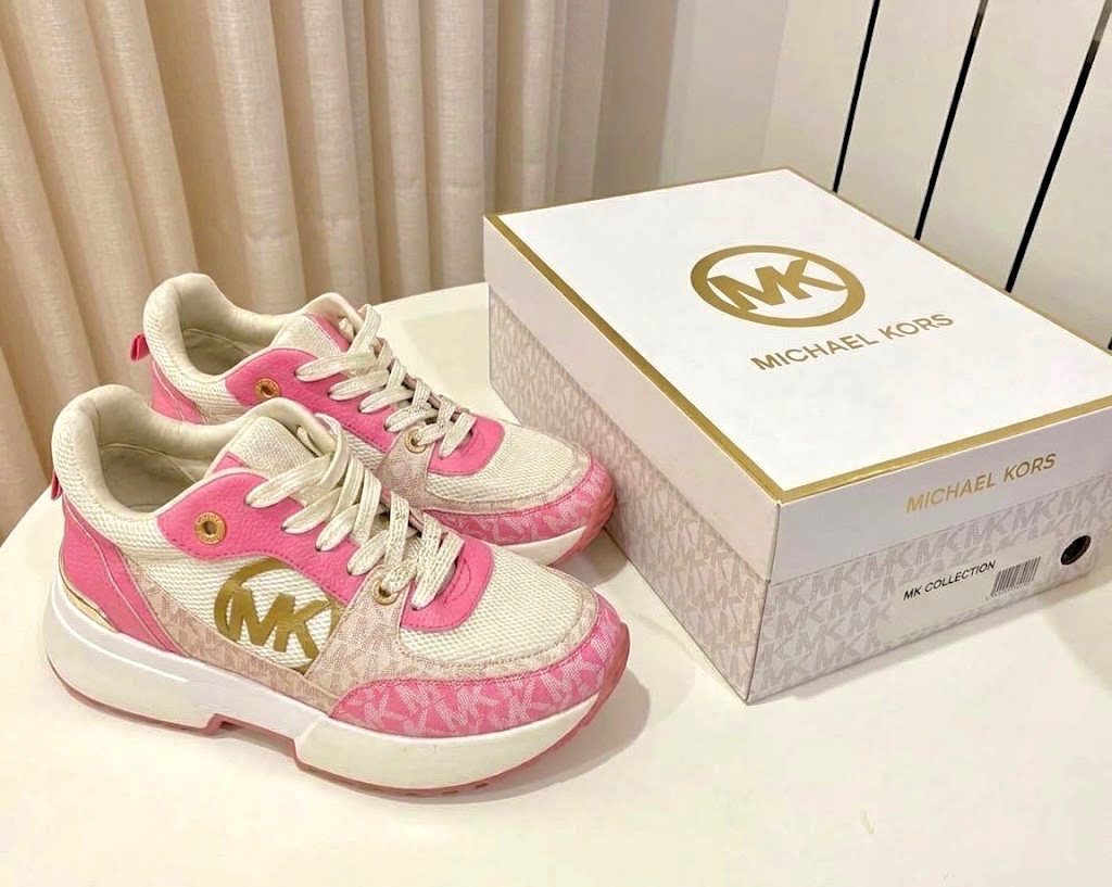 Baskets MK authentique