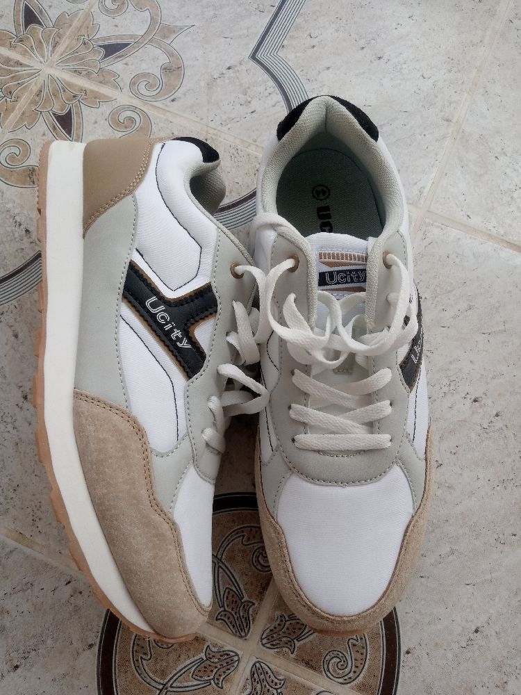 Espadrilles hommes tout neuf importé de France 