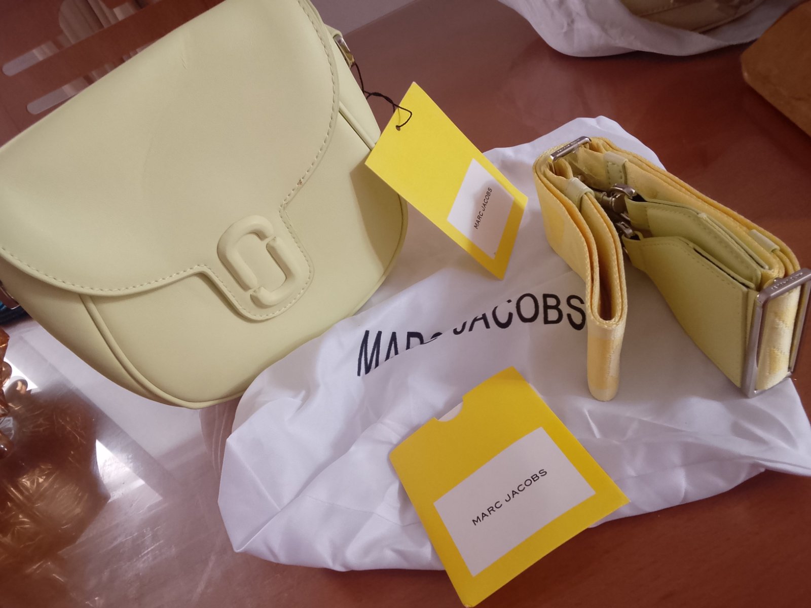 Sac marc jacobs modèle the saddle bag couleur pastel vert kiwi