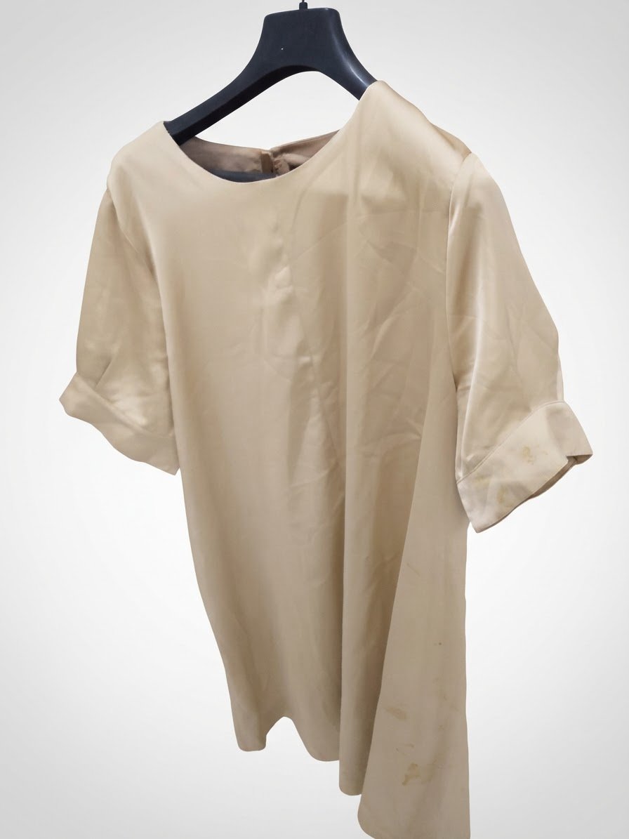 Très jolie robe satinée dorée style "jebba "élégante et minimaliste 🤍