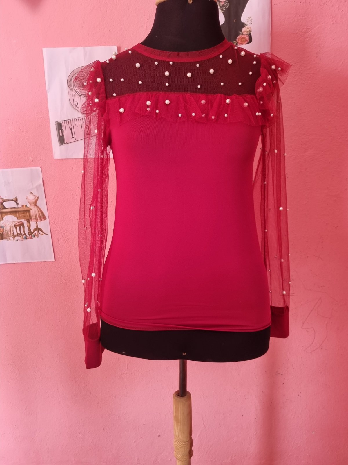 ​Haut Chic Rouge Bordeaux avec Perles & Tulle