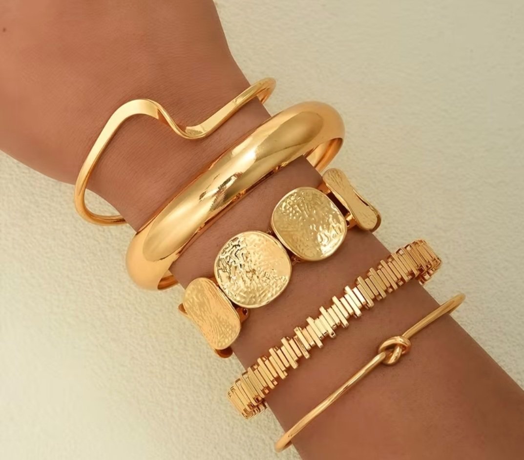 Lot de 5 Bracelets Dorés Tendance (Neufs)