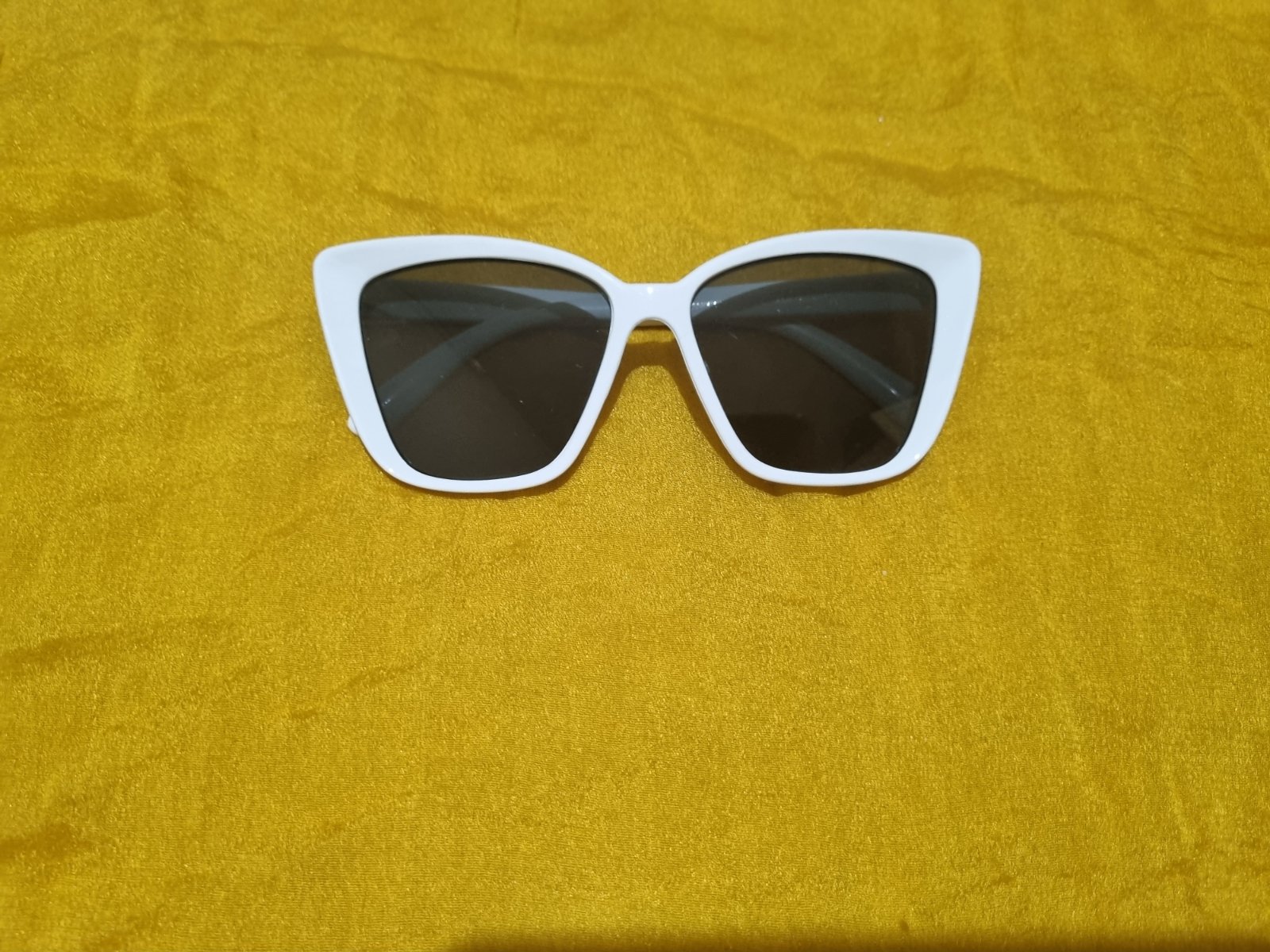Lunettes de soleil blanches style Cat-Eye Retro Chic - NEUVES