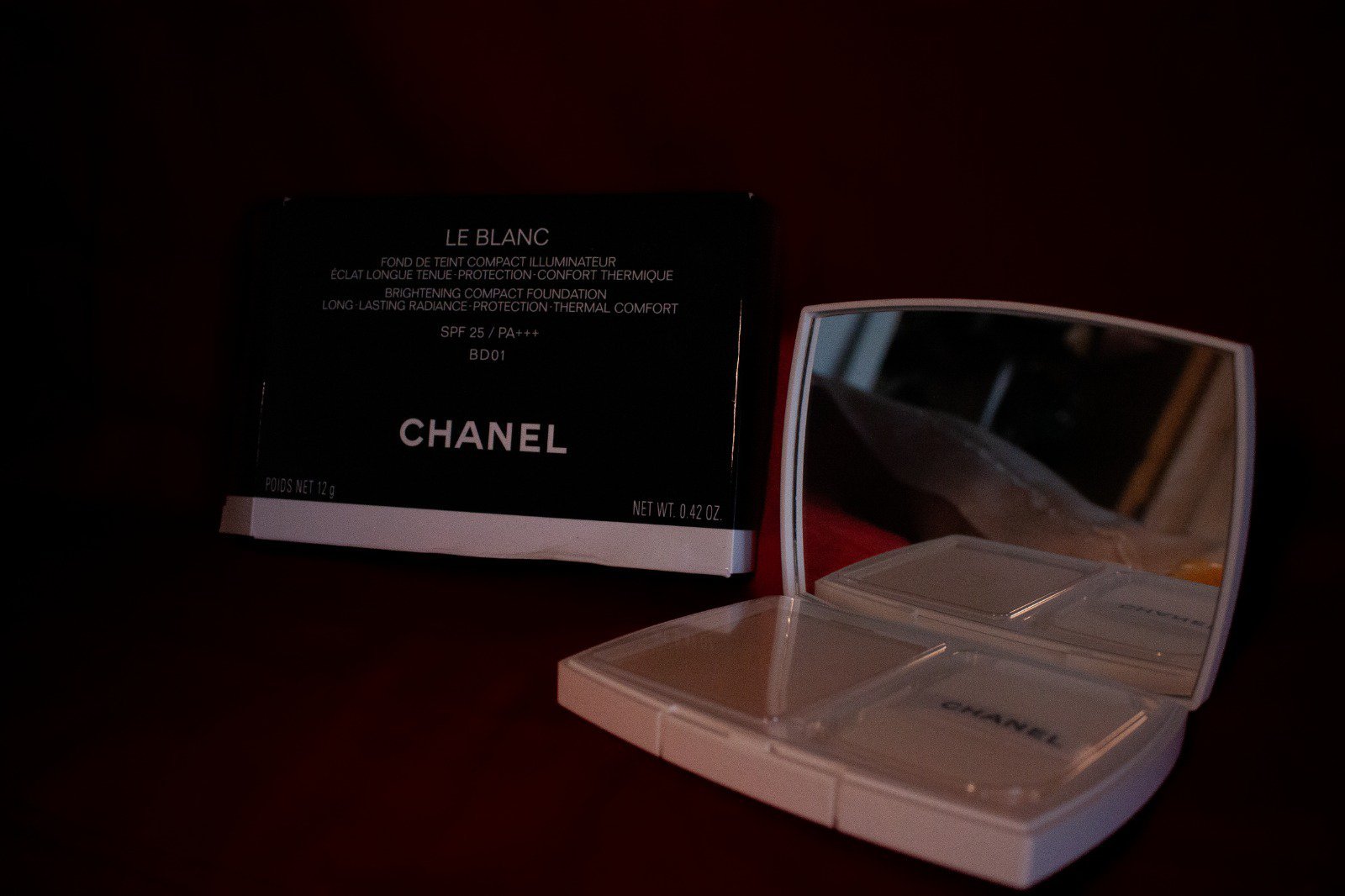 LE BLANC fond de teint compact illuminateur éclat longue tenue