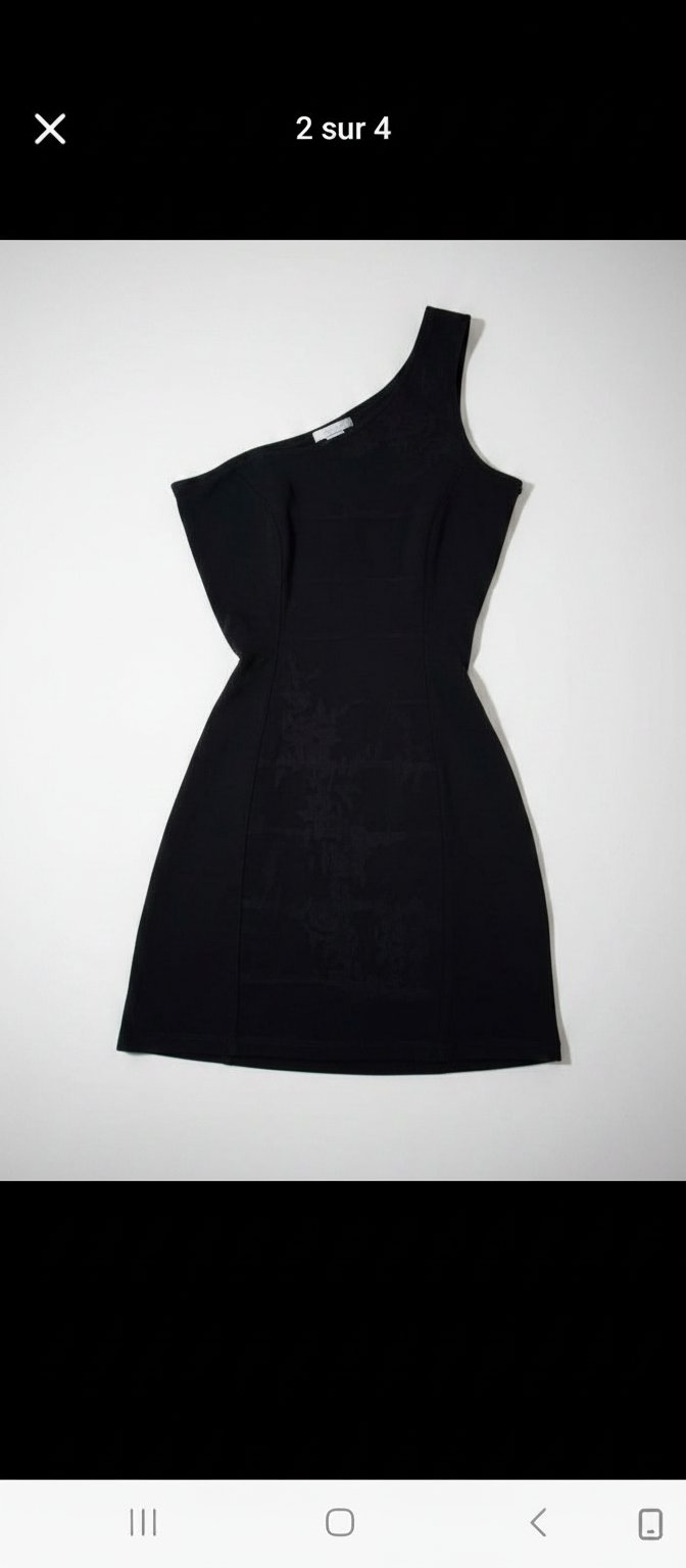 Robe courte noire moulante pour femme