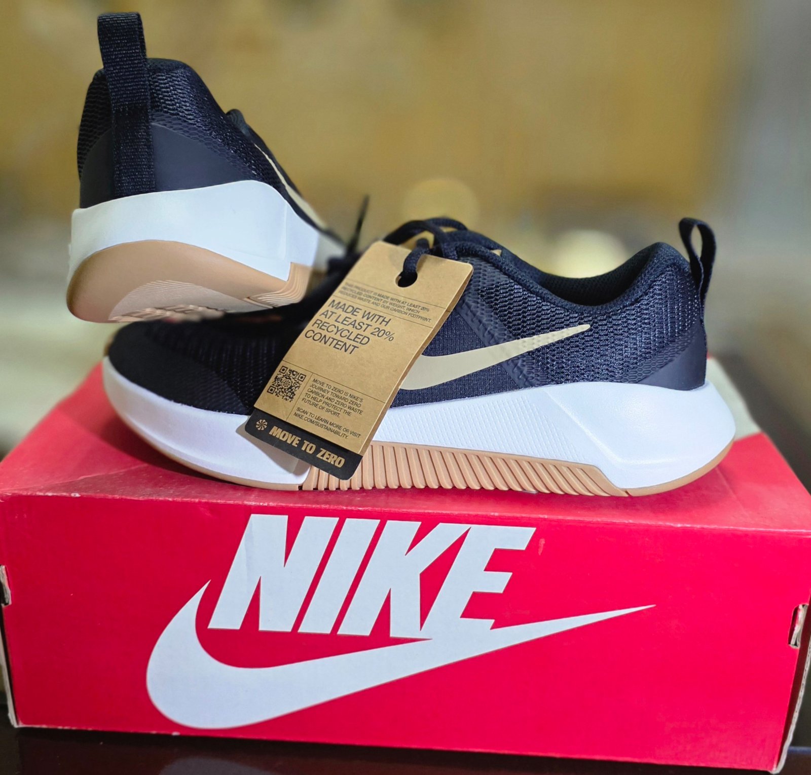 👟 Nike 🖤Black💛Gold MC 3 Gym Trainers 👟 40,5