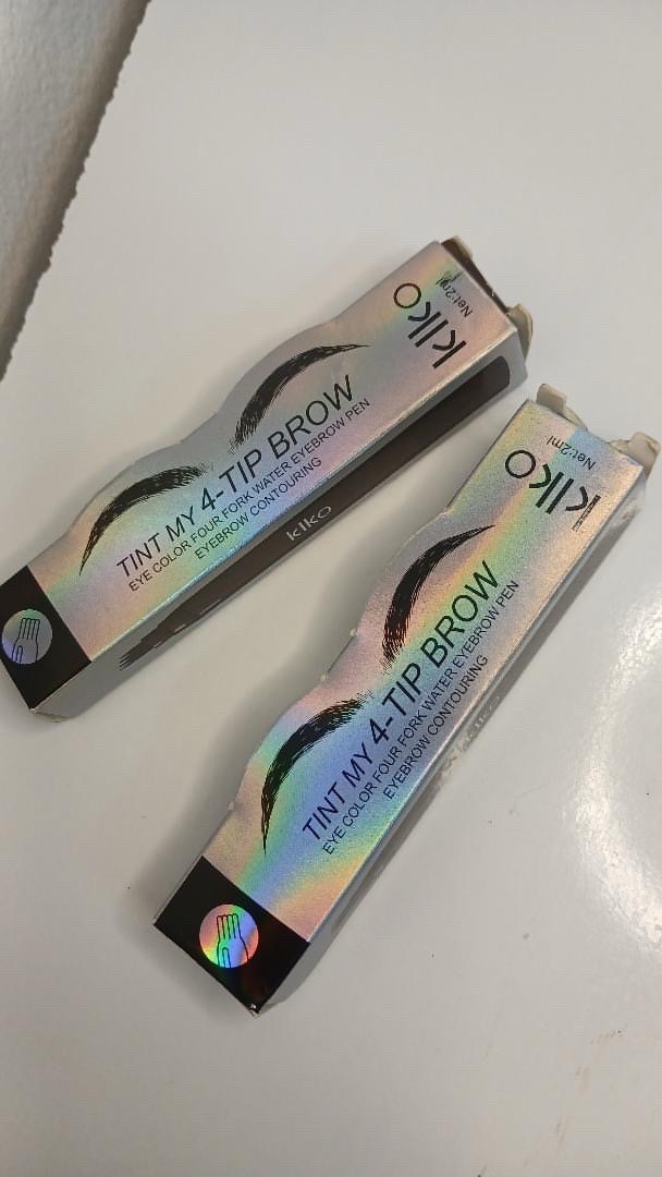Stylo à sourcils de la marque Kiko, identifié comme le modèle "Tint My 4-Tip Brow".