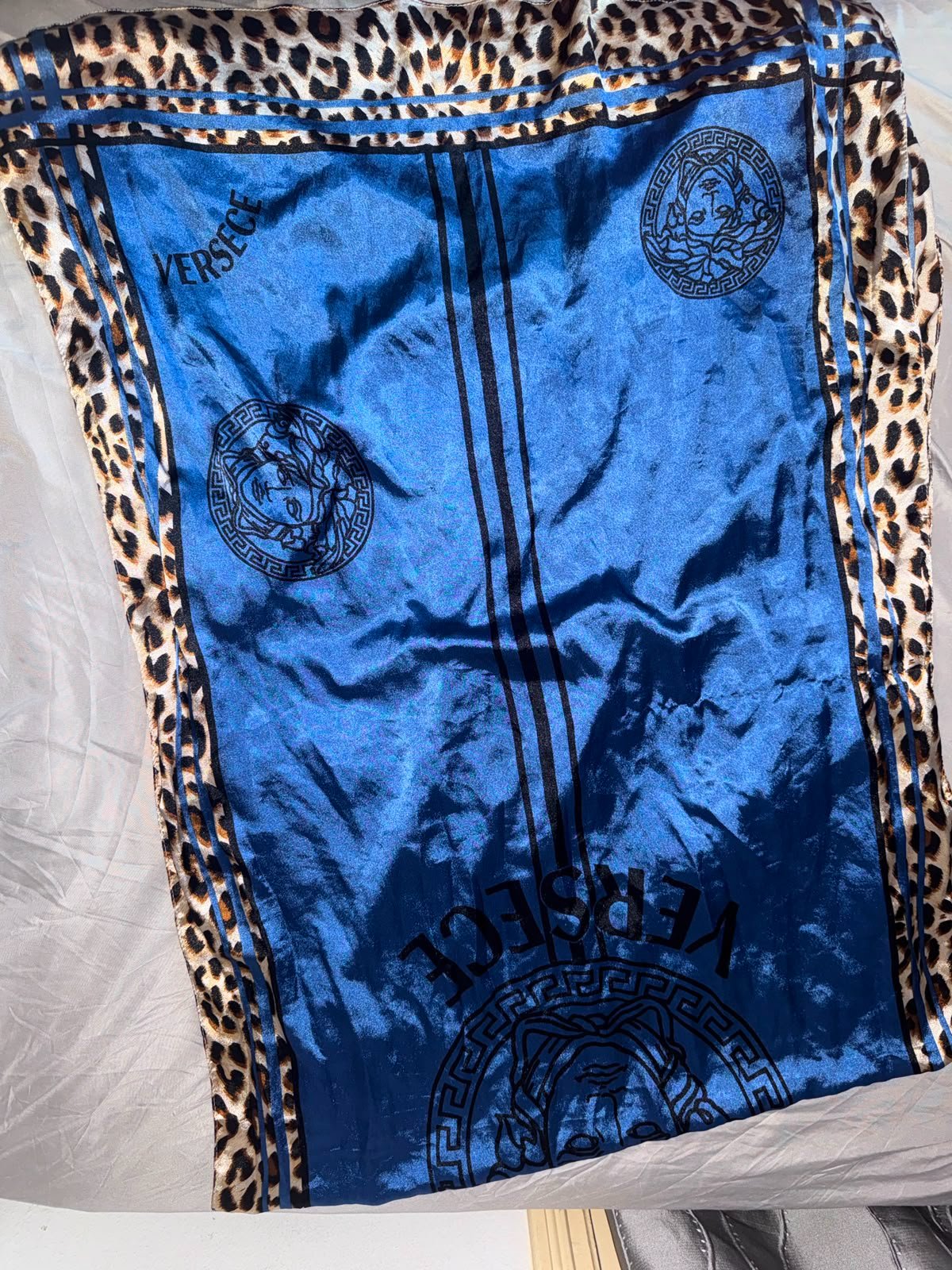 Cache maillot versace 