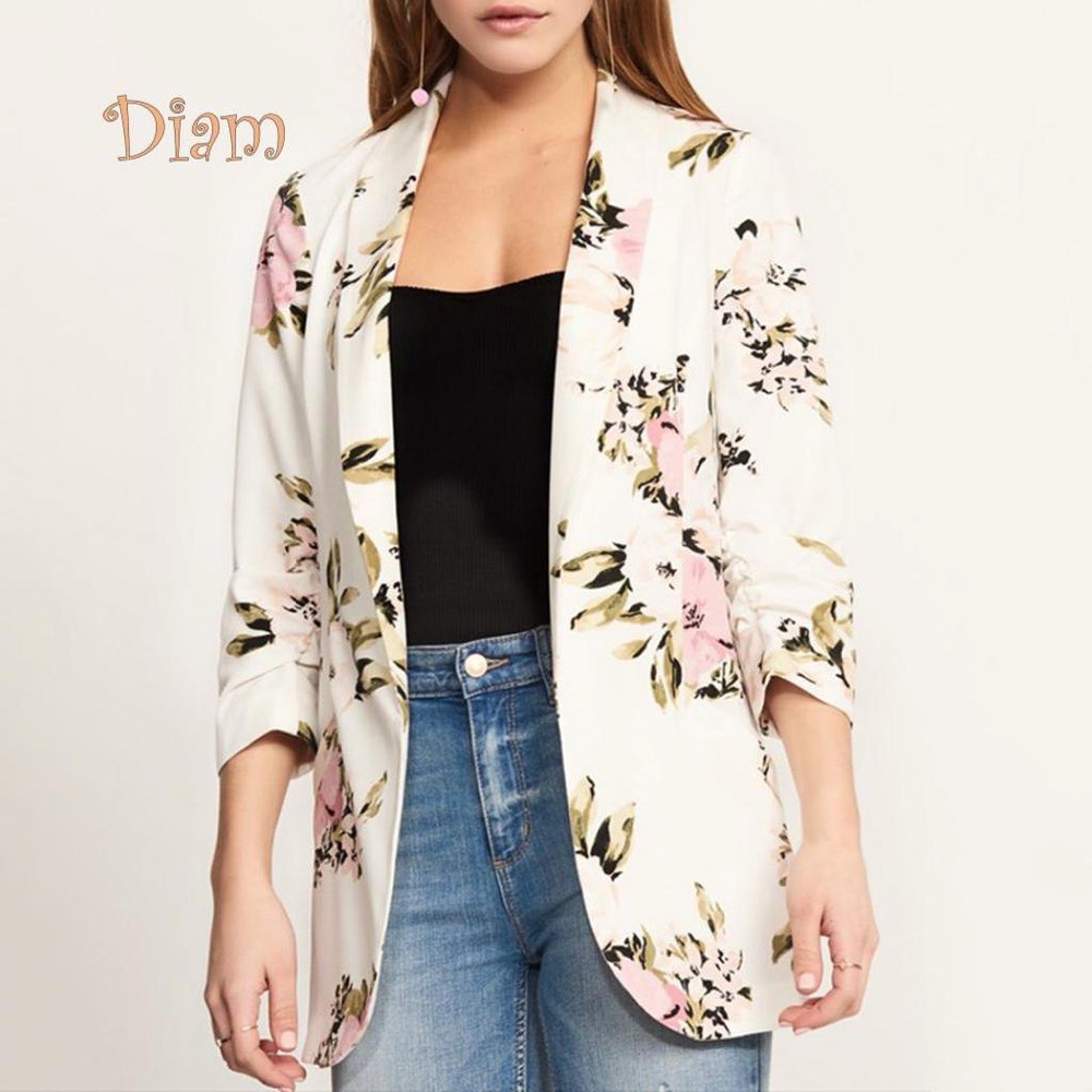 ✨ Veste légère à imprimé fleuri ✨Une pièce polyvalente qui rehaussera instantanément votre look ! 🌸