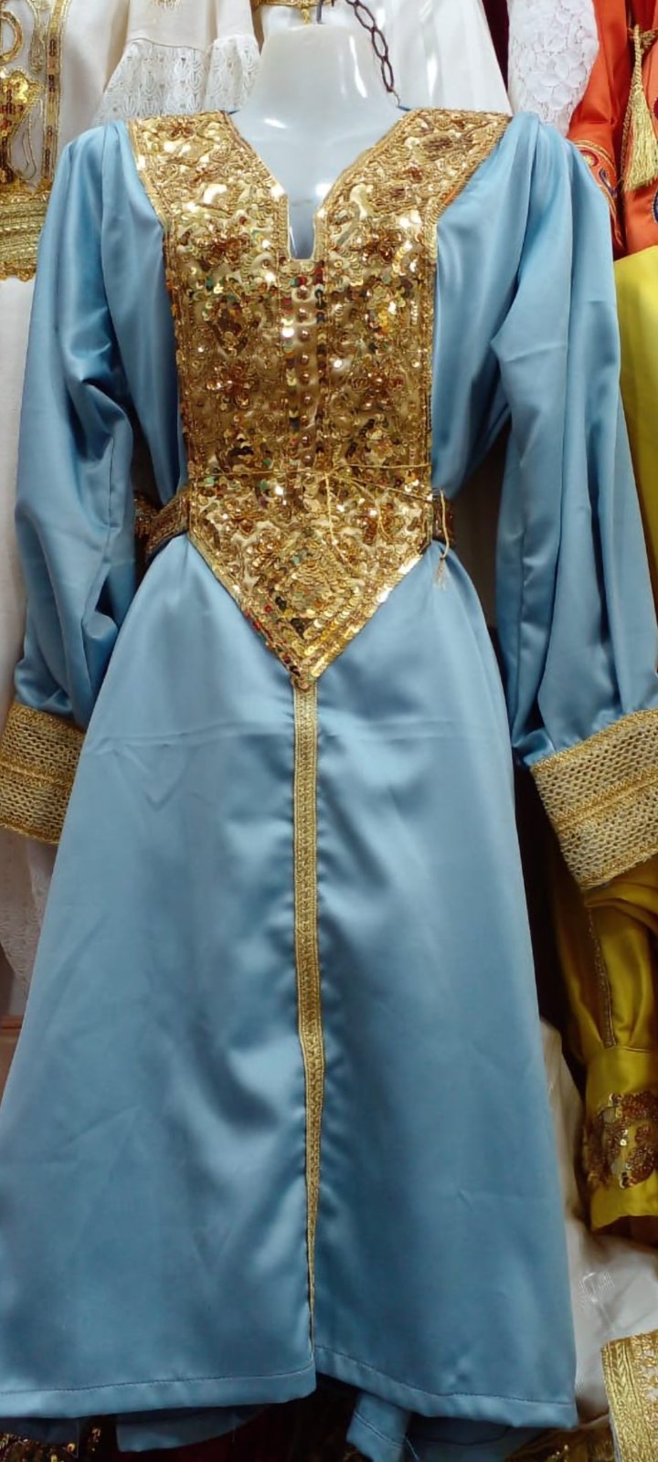 Jebba Moderne Courte - Bleu Ciel & Broderies Dorées