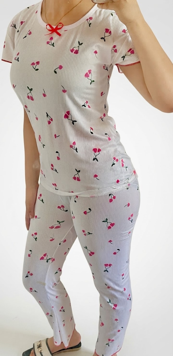 Pyjama a trois pieces