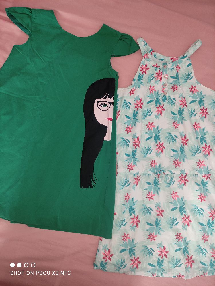 deux jolies robes de la marque nafnaf et okaidi taille 10 ans en très bon état 