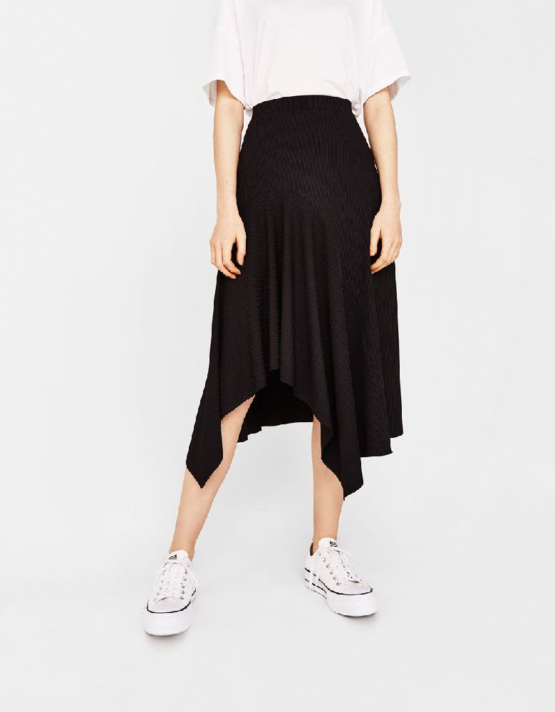 Jupe noire coupe trapèze de Bershka