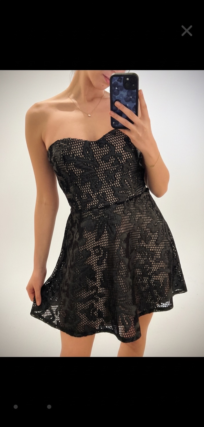 Robe noir Guess