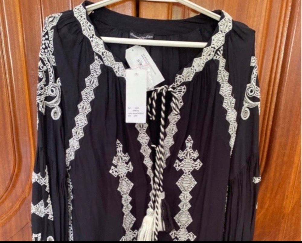 Tuniqe/ robe brodée taille unique ( neuve ) taille 40/42