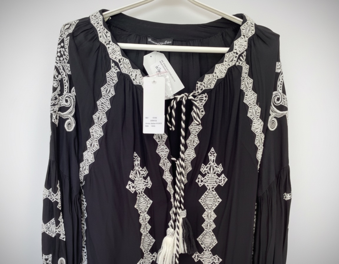 Tuniqe/ robe brodée taille unique ( neuve ) taille 40/42