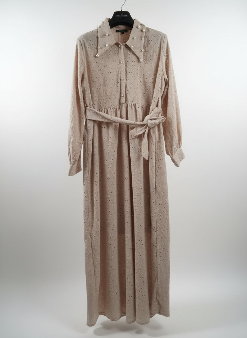 Robe broderie anglaise en beige 