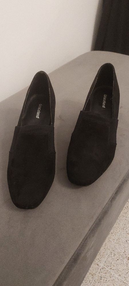 Chaussures en daim noir