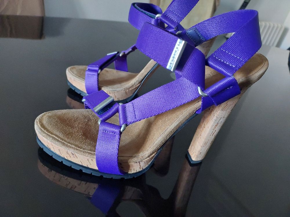 Sandales neuves