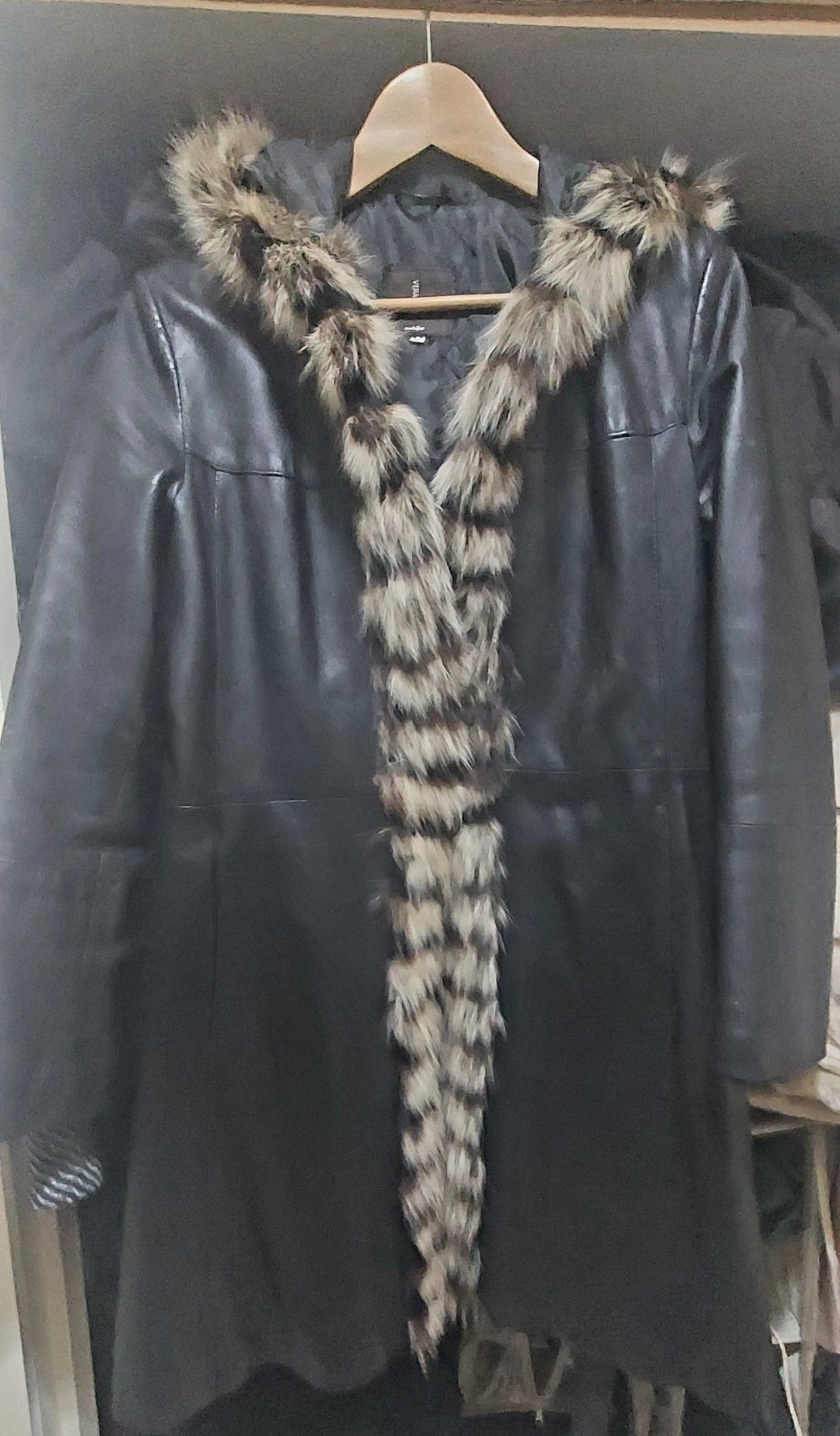 Manteau cuir et fourrure peau de renard