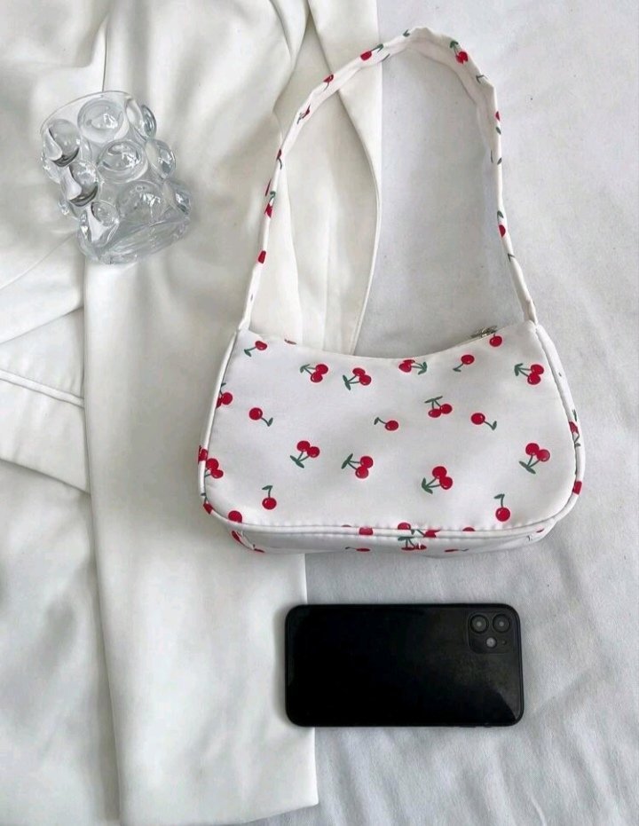Vente flash ⚡⚡Sac cerise 🍒 importation Shein