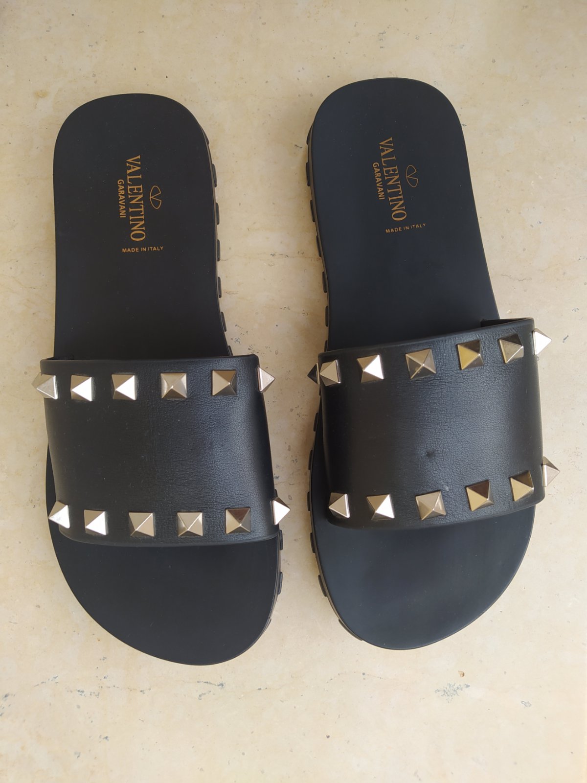 Claquettes Valentino Garavani pointure 40