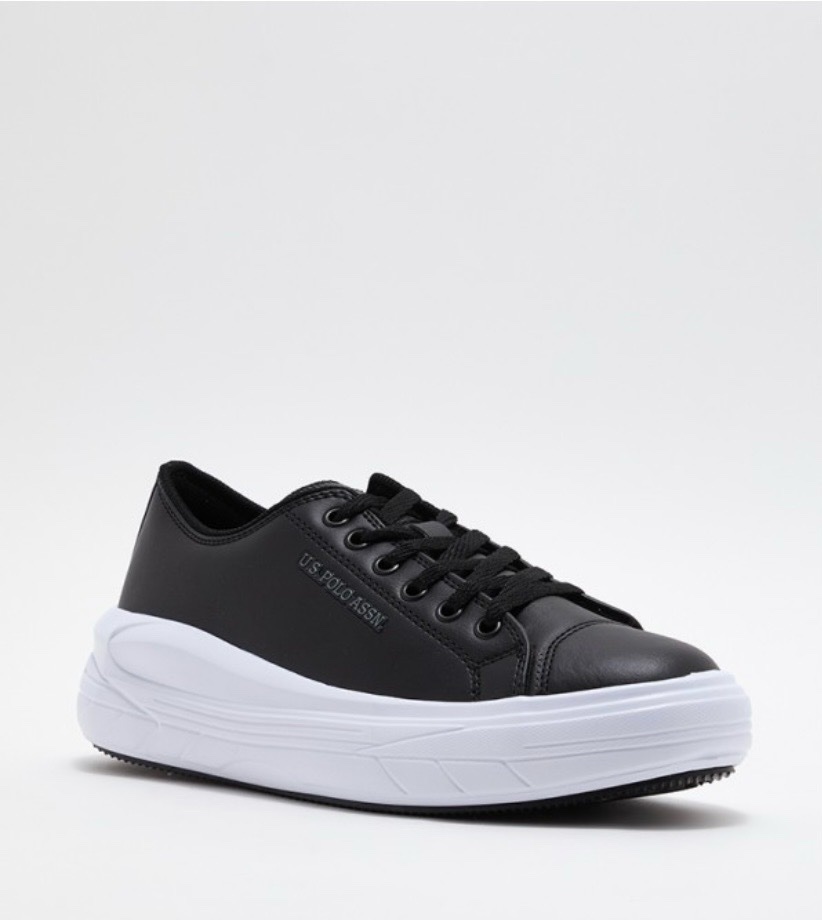 Baskets noir neuf avec etiquette 