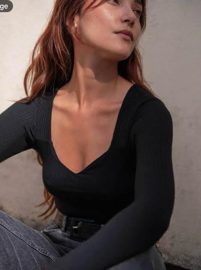 Pull noir stradivairus