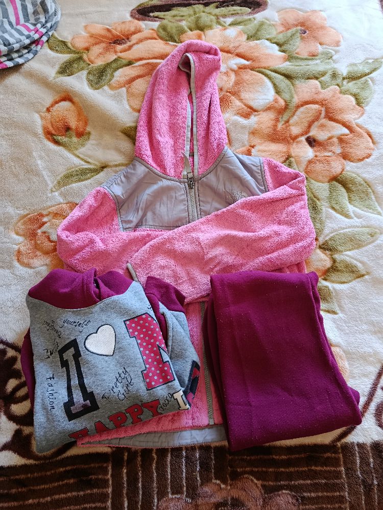 Lot de vêtements fille de 8ans