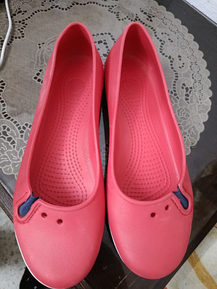 Crocs   confortable et légère 