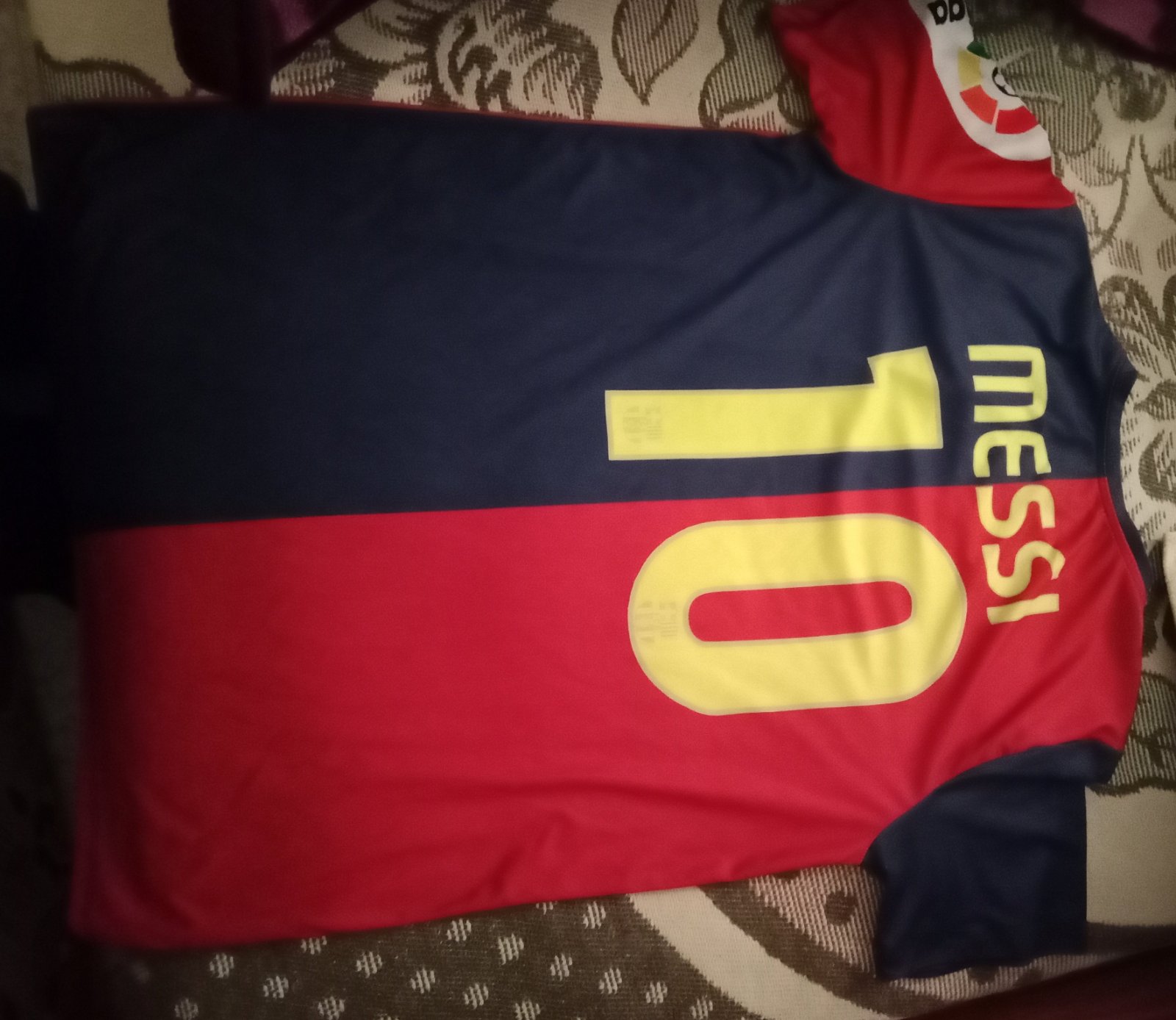 T-shirt FC Barcelona neuf 100% – Design moderne