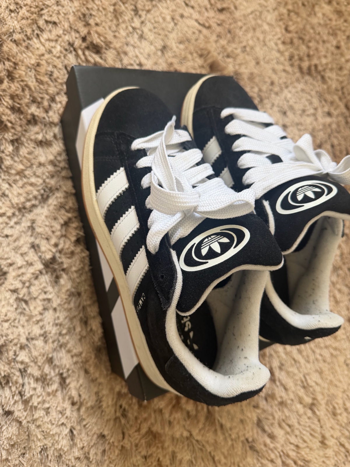 Adidas campus