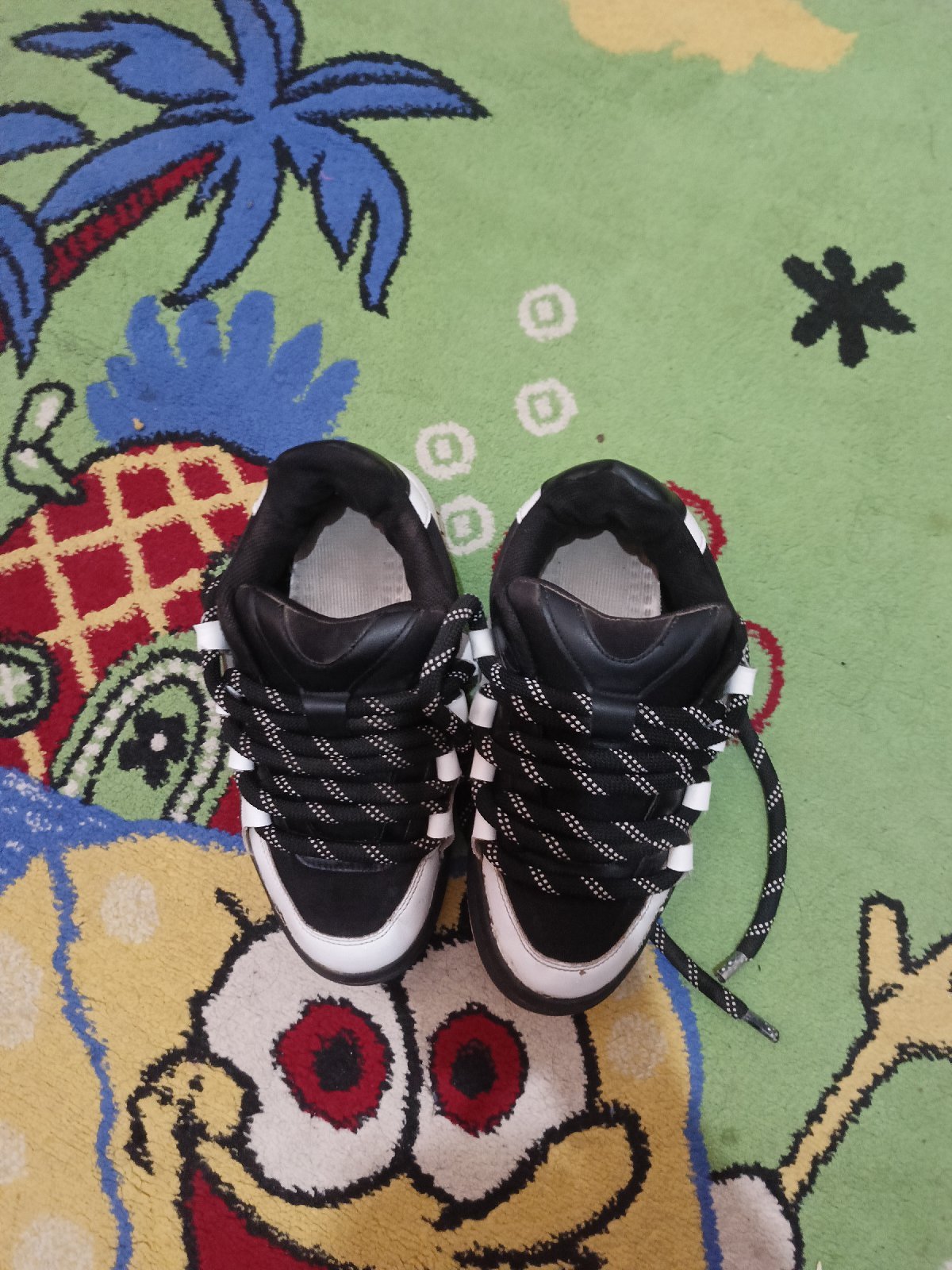 Basket homme noir et blanc