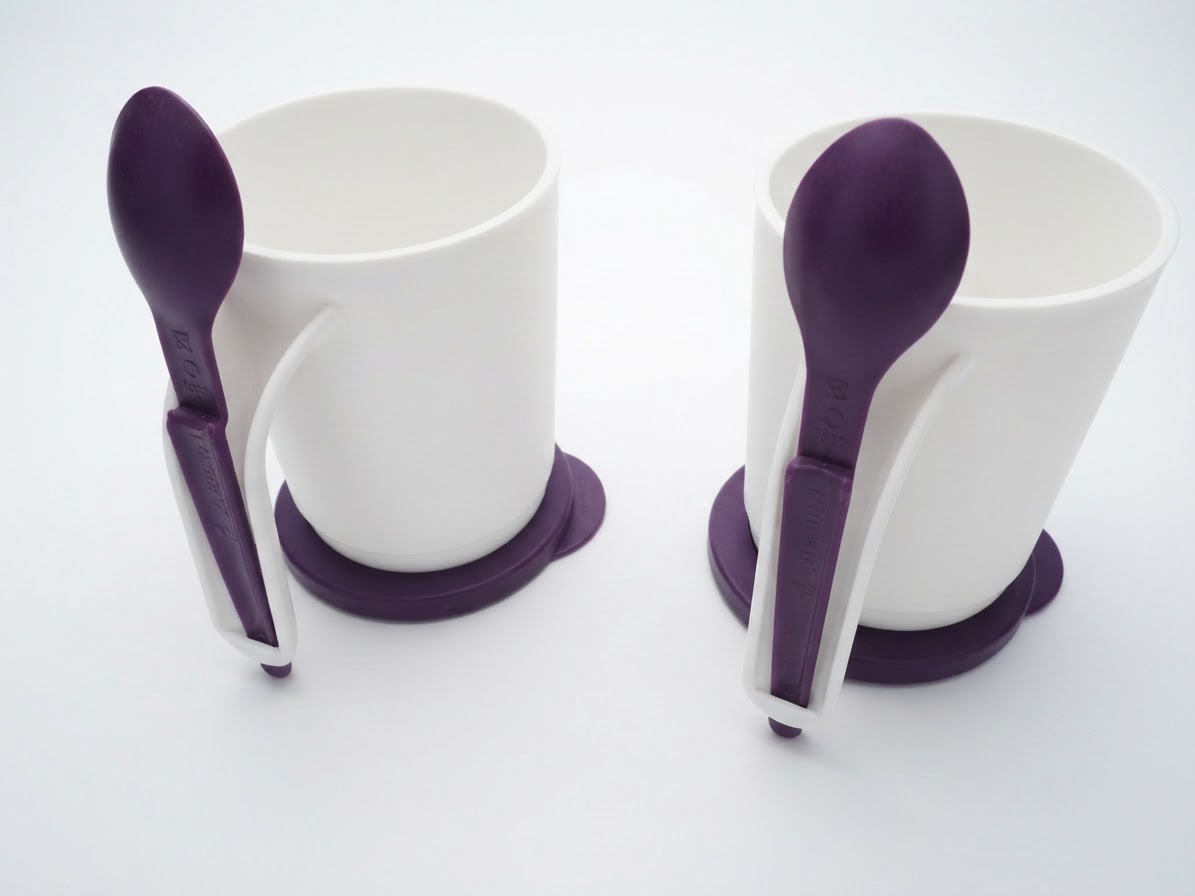Lot 2 mug avec couvercle et cuillère de tupperware